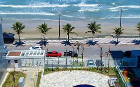 Apto Pé na areia com piscina e vista incrível em Mongaguá